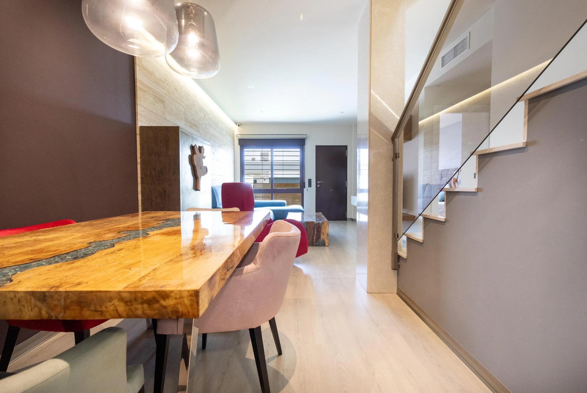DUPLEX ADOSADO CON PISCINA y SOLARIUM CON JACUZZI