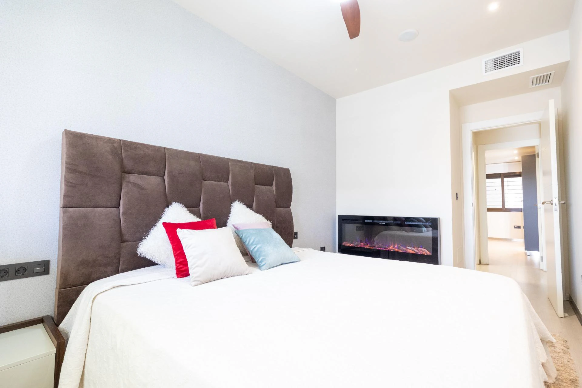 DUPLEX ADOSADO CON PISCINA y SOLARIUM CON JACUZZI