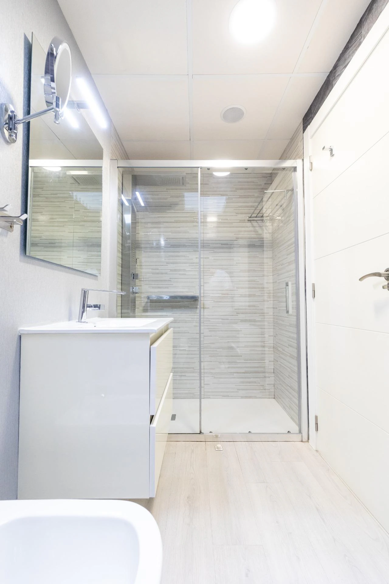 DUPLEX ADOSADO CON PISCINA y SOLARIUM CON JACUZZI