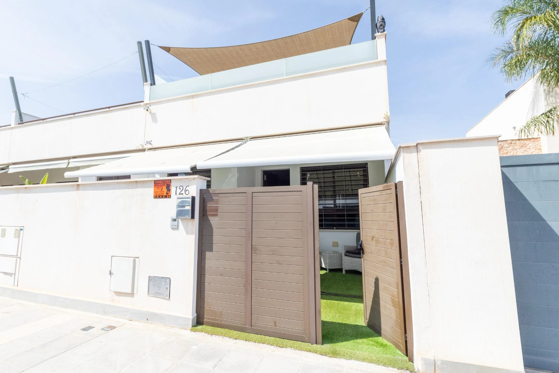 DUPLEX ADOSADO CON PISCINA y SOLARIUM CON JACUZZI