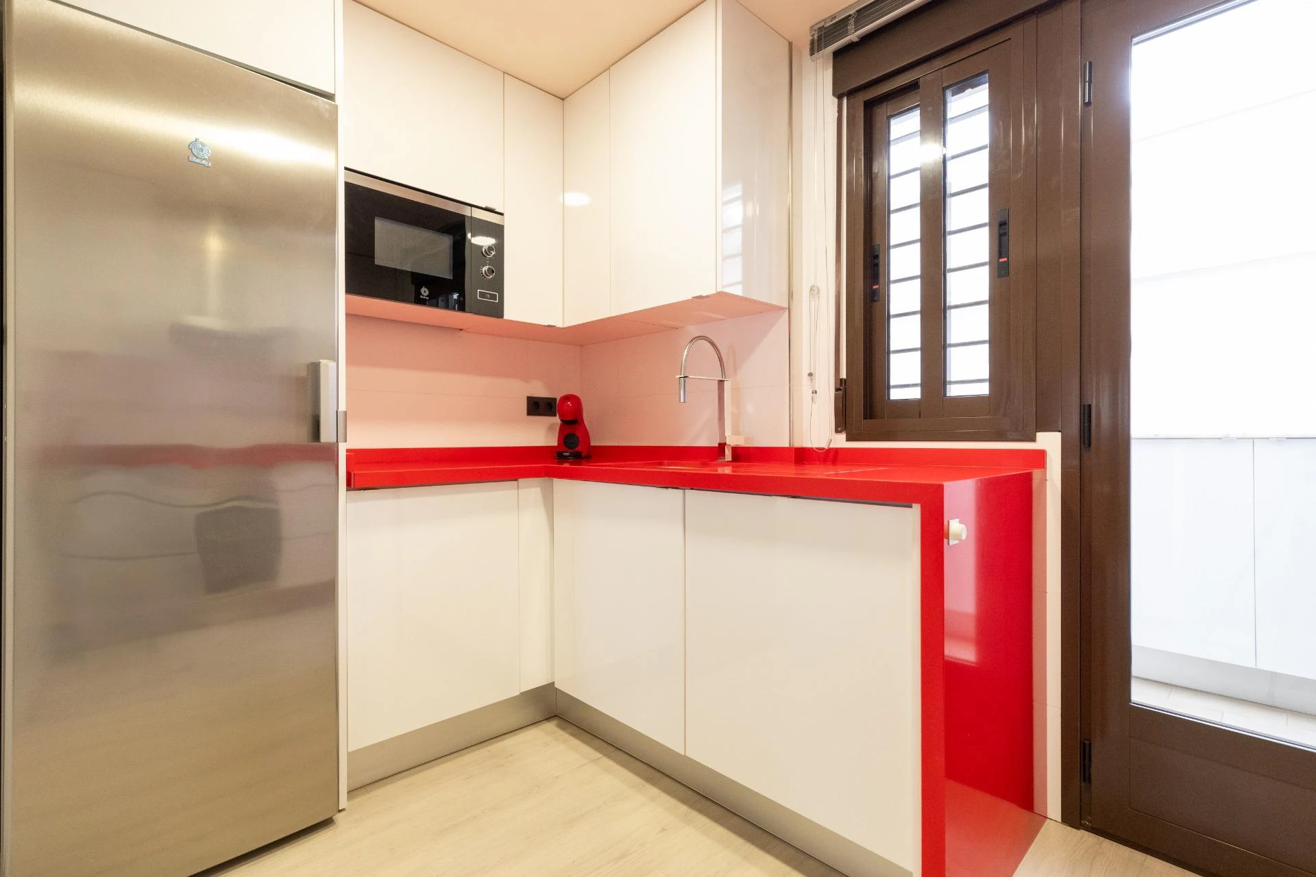 DUPLEX ADOSADO CON PISCINA y SOLARIUM CON JACUZZI