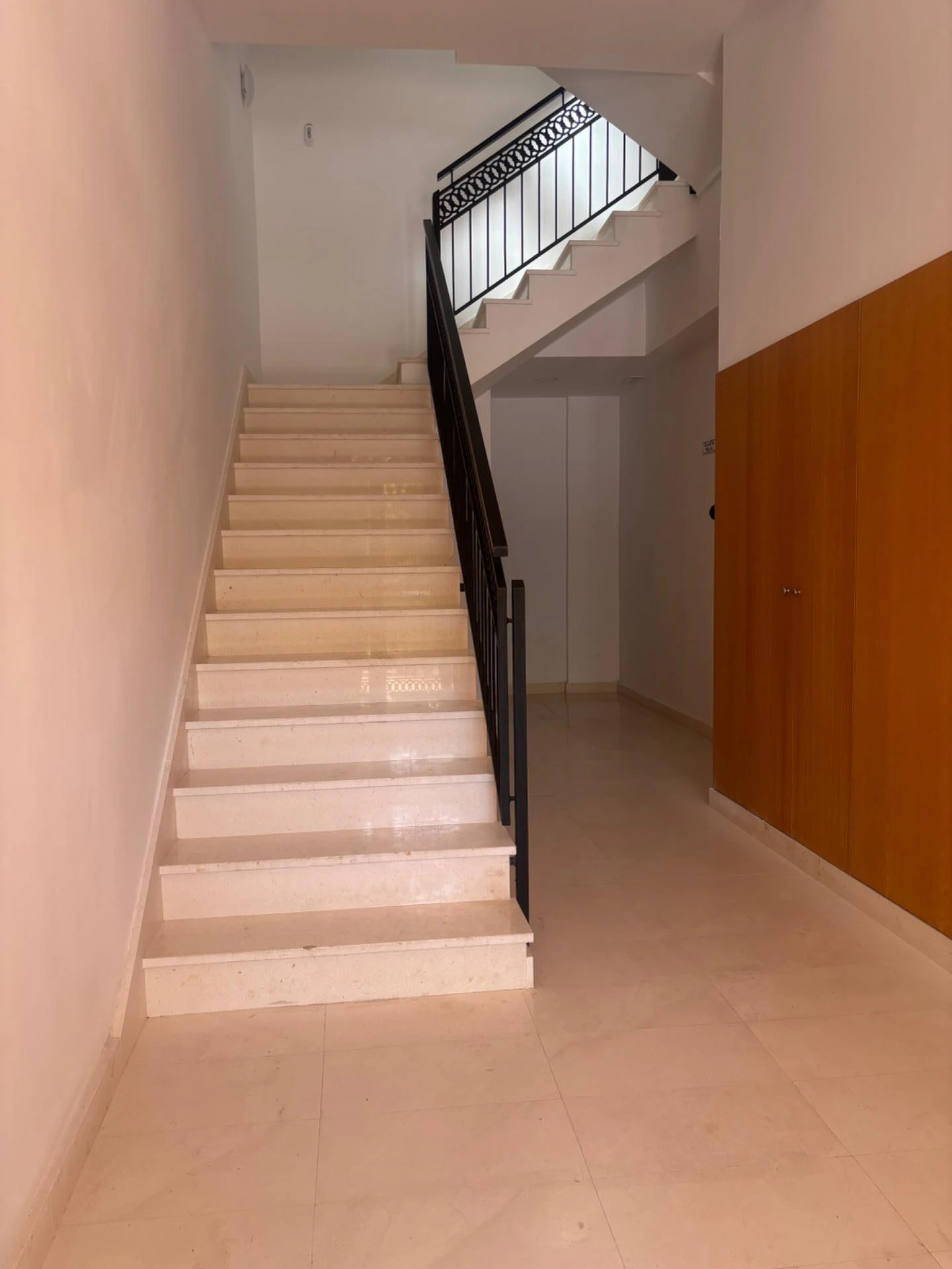 OPORTUNIDAD PARA VIVIR O COMO INVERSIÓN, ÁTICO CON SOLÁRIUM PRIVADO Y CON GARAJE EN LA MORRA