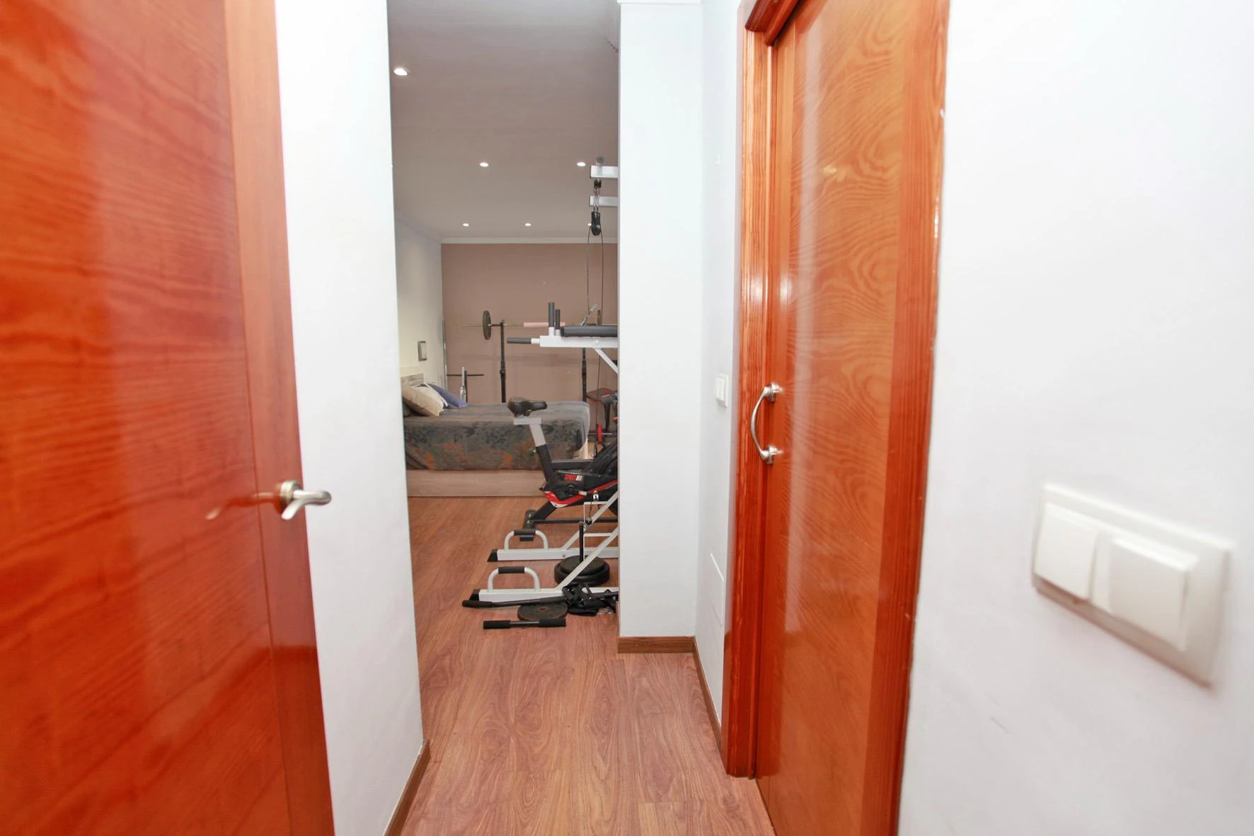 ¡ESPACIO ESPECTACULAR! Piso único 2 habitaciones( antes 3)Y 2 BAÑOS UNO EN SUITE con salón gigante, patio, vestidor y azotea privada