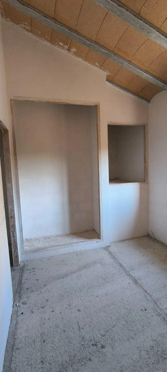 Amplia Casa con Terreno Rústico en Ricote por solo €100,000