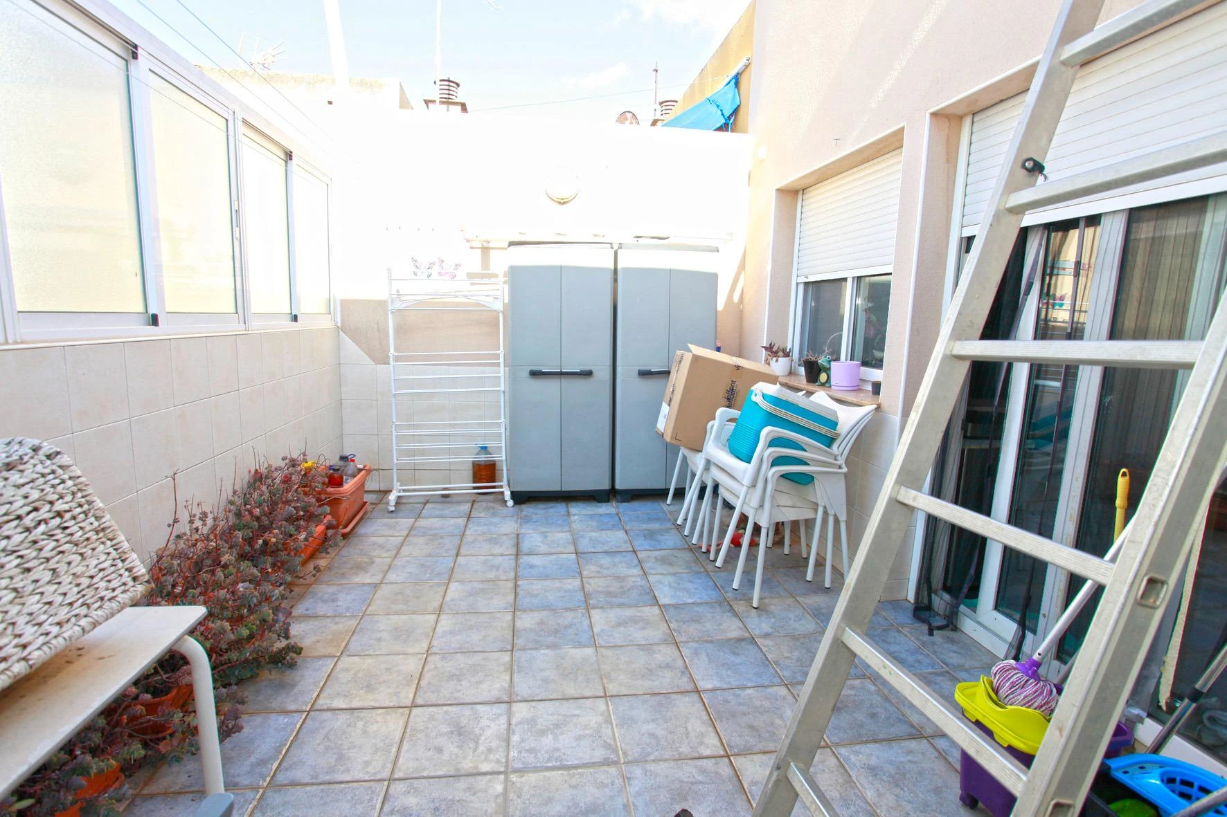 ¡ESPACIO ESPECTACULAR! Piso único 2 habitaciones( antes 3)Y 2 BAÑOS UNO EN SUITE con salón gigante, patio, vestidor y azotea privada
