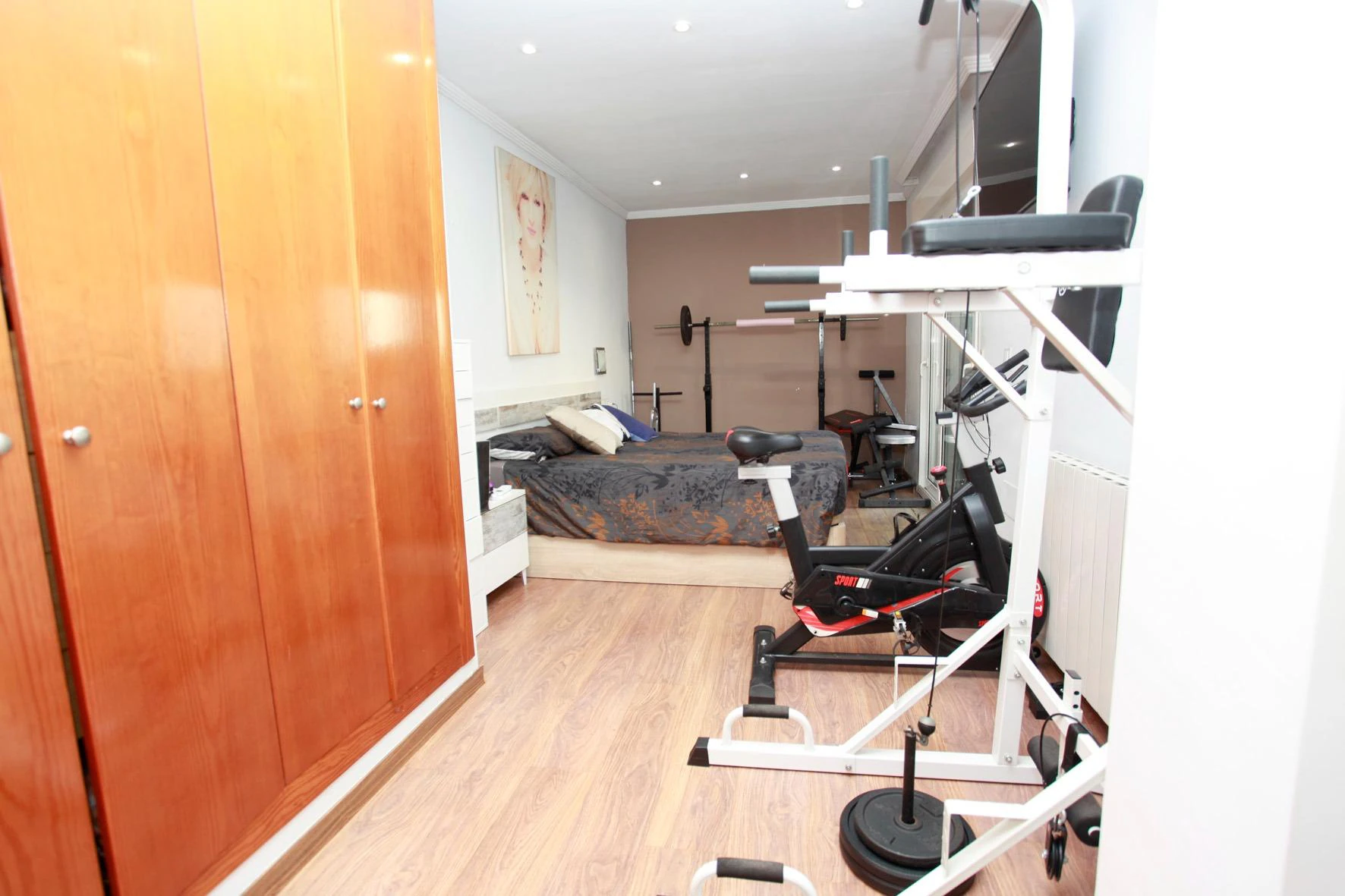 ¡ESPACIO ESPECTACULAR! Piso único 2 habitaciones( antes 3)Y 2 BAÑOS UNO EN SUITE con salón gigante, patio, vestidor y azotea privada