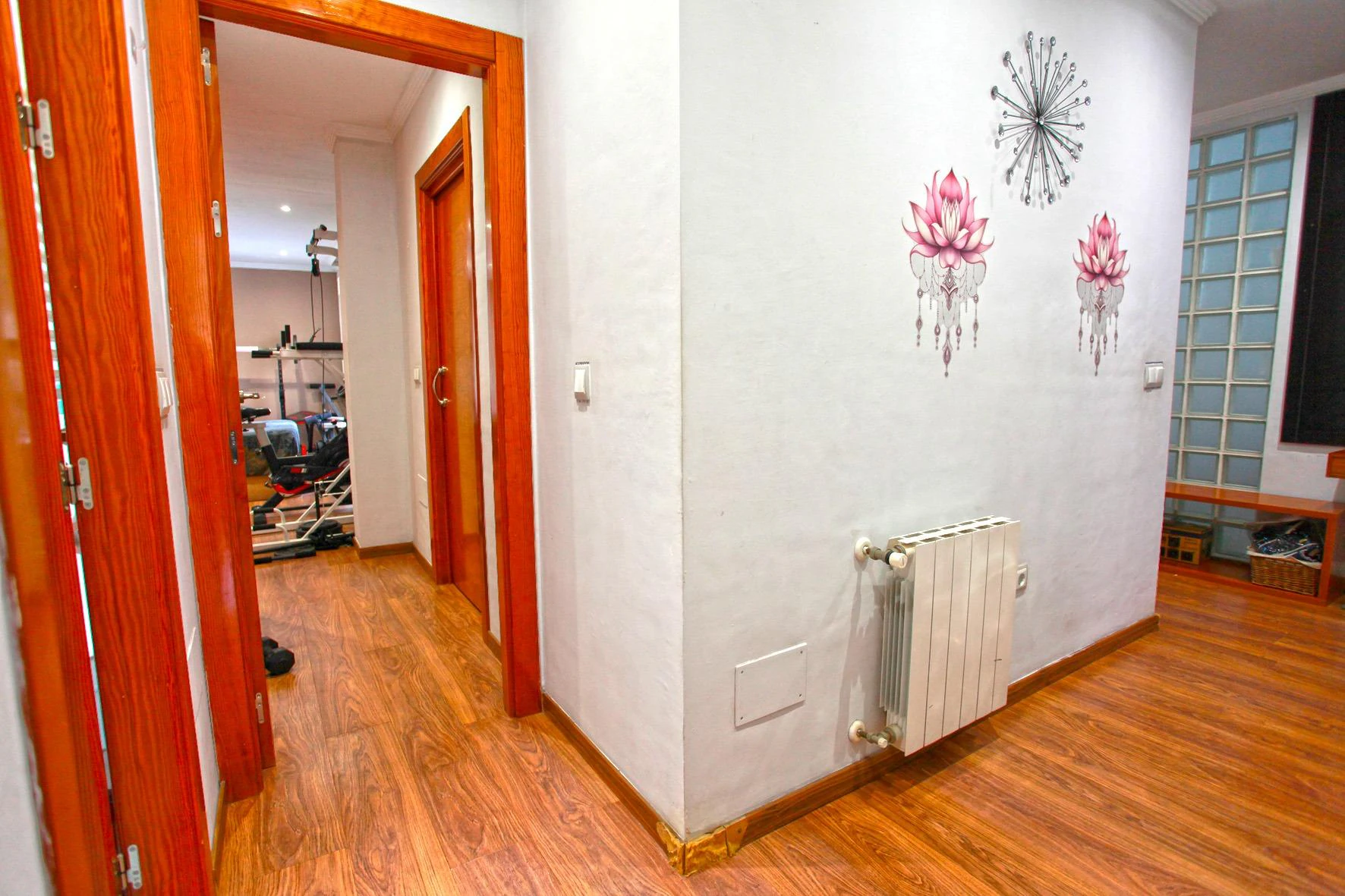 ¡ESPACIO ESPECTACULAR! Piso único 2 habitaciones( antes 3)Y 2 BAÑOS UNO EN SUITE con salón gigante, patio, vestidor y azotea privada