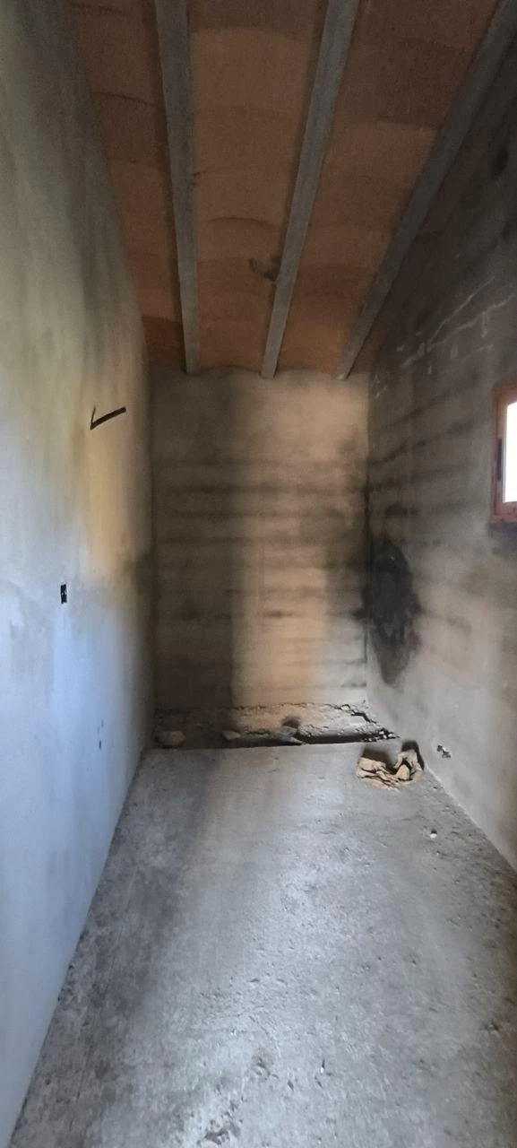 Amplia Casa con Terreno Rústico en Ricote por solo €100,000