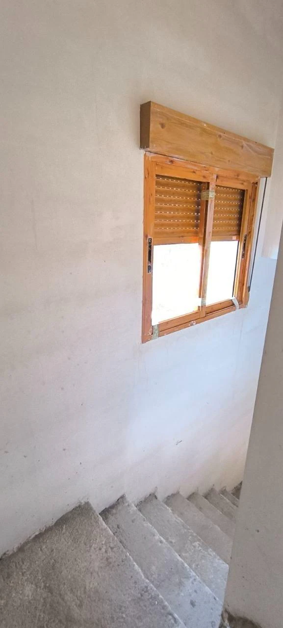 Amplia Casa con Terreno Rústico en Ricote por solo €100,000