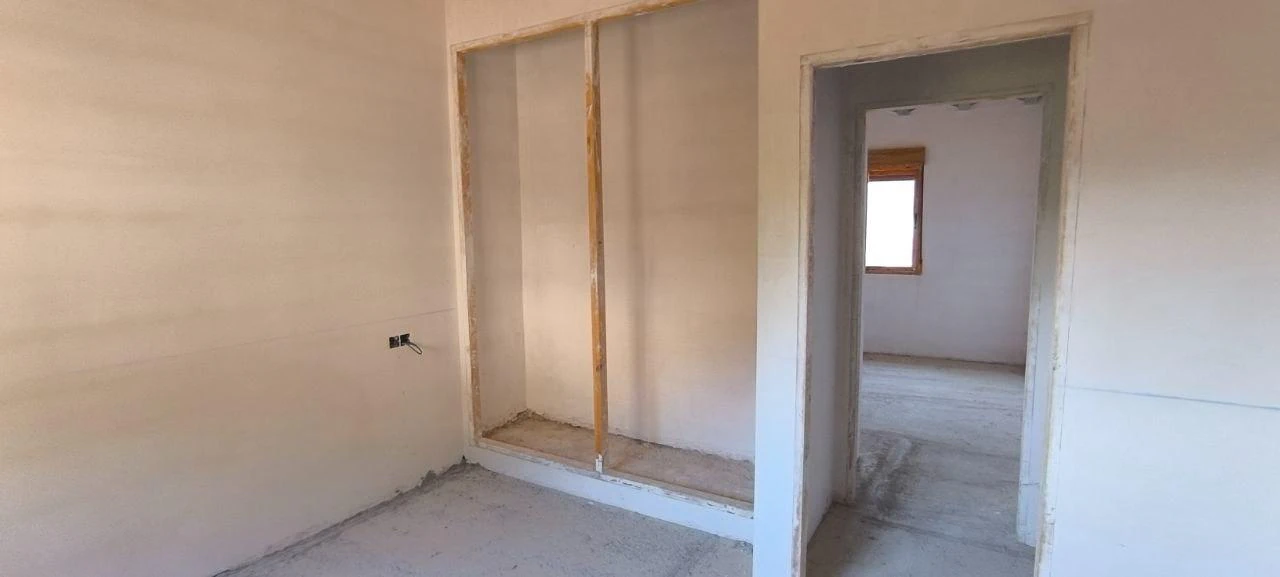 Amplia Casa con Terreno Rústico en Ricote por solo €100,000