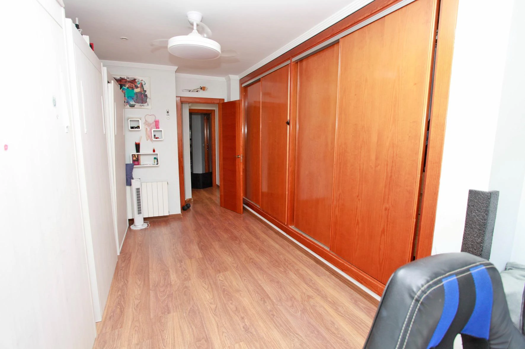 ¡ESPACIO ESPECTACULAR! Piso único 2 habitaciones( antes 3)Y 2 BAÑOS UNO EN SUITE con salón gigante, patio, vestidor y azotea privada