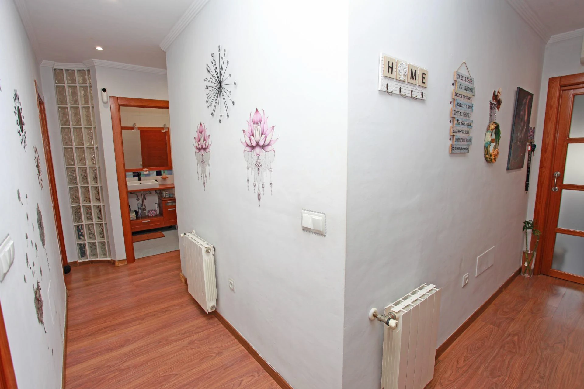 ¡ESPACIO ESPECTACULAR! Piso único 2 habitaciones( antes 3)Y 2 BAÑOS UNO EN SUITE con salón gigante, patio, vestidor y azotea privada
