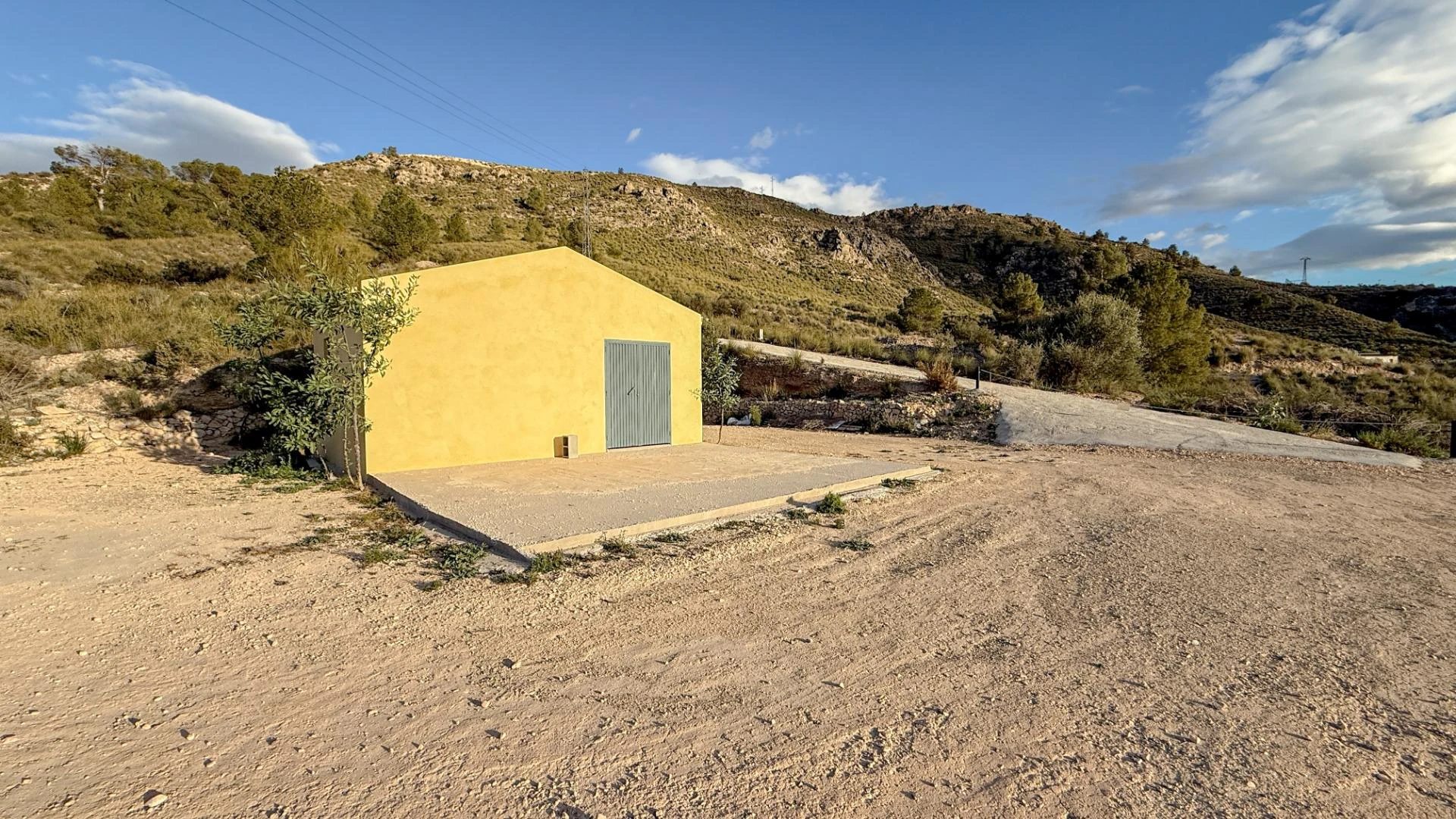 PARCELA CON CONSTRUCCIÓN