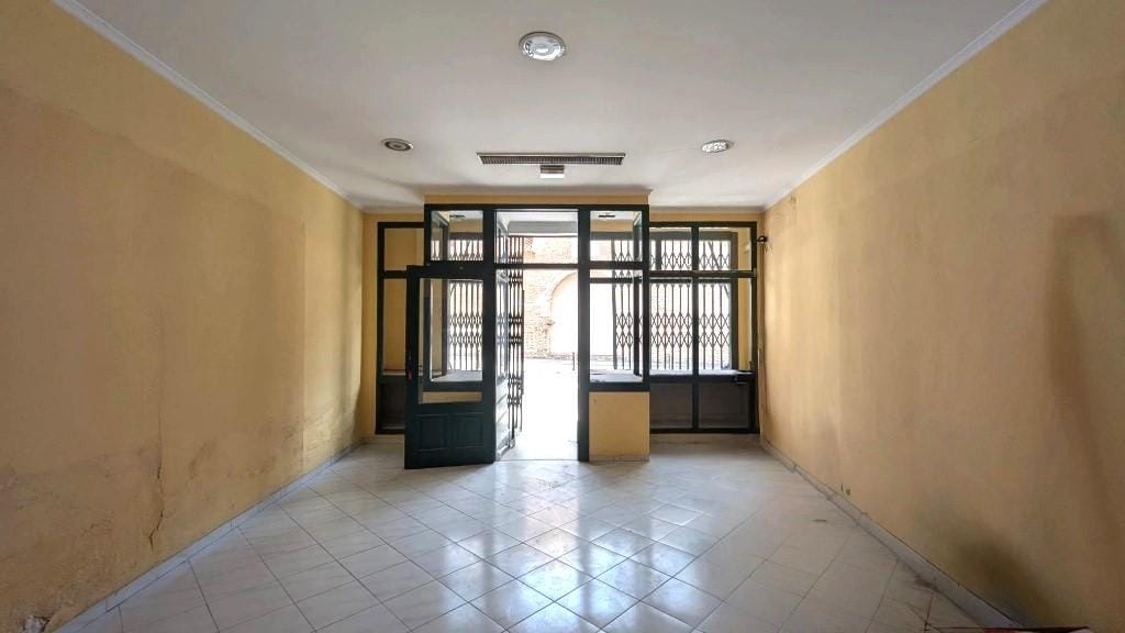 Commercial premises for sale in Oliva, Valencia – 160 m² flexible