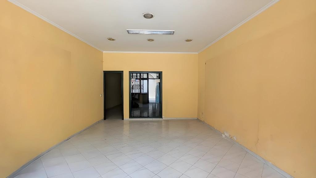Commercial premises for sale in Oliva, Valencia – 160 m² flexible