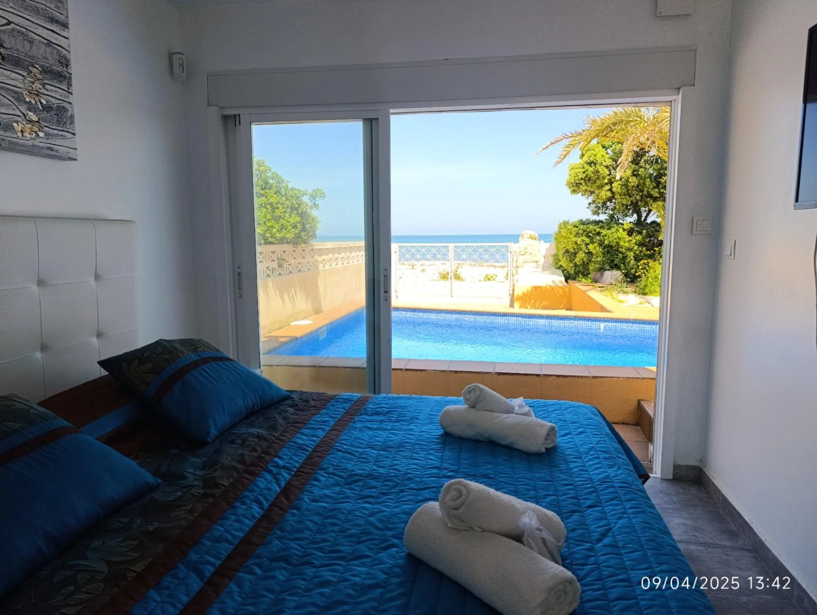 Mediterrane Villa in erster Strandlinie in Els Poblets