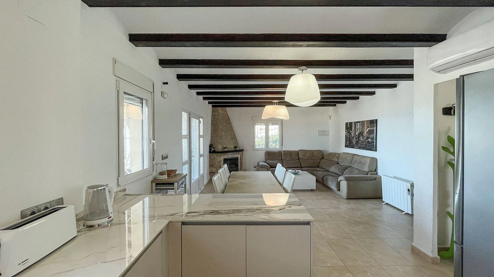 Mediterrane Villa in erster Strandlinie in Els Poblets