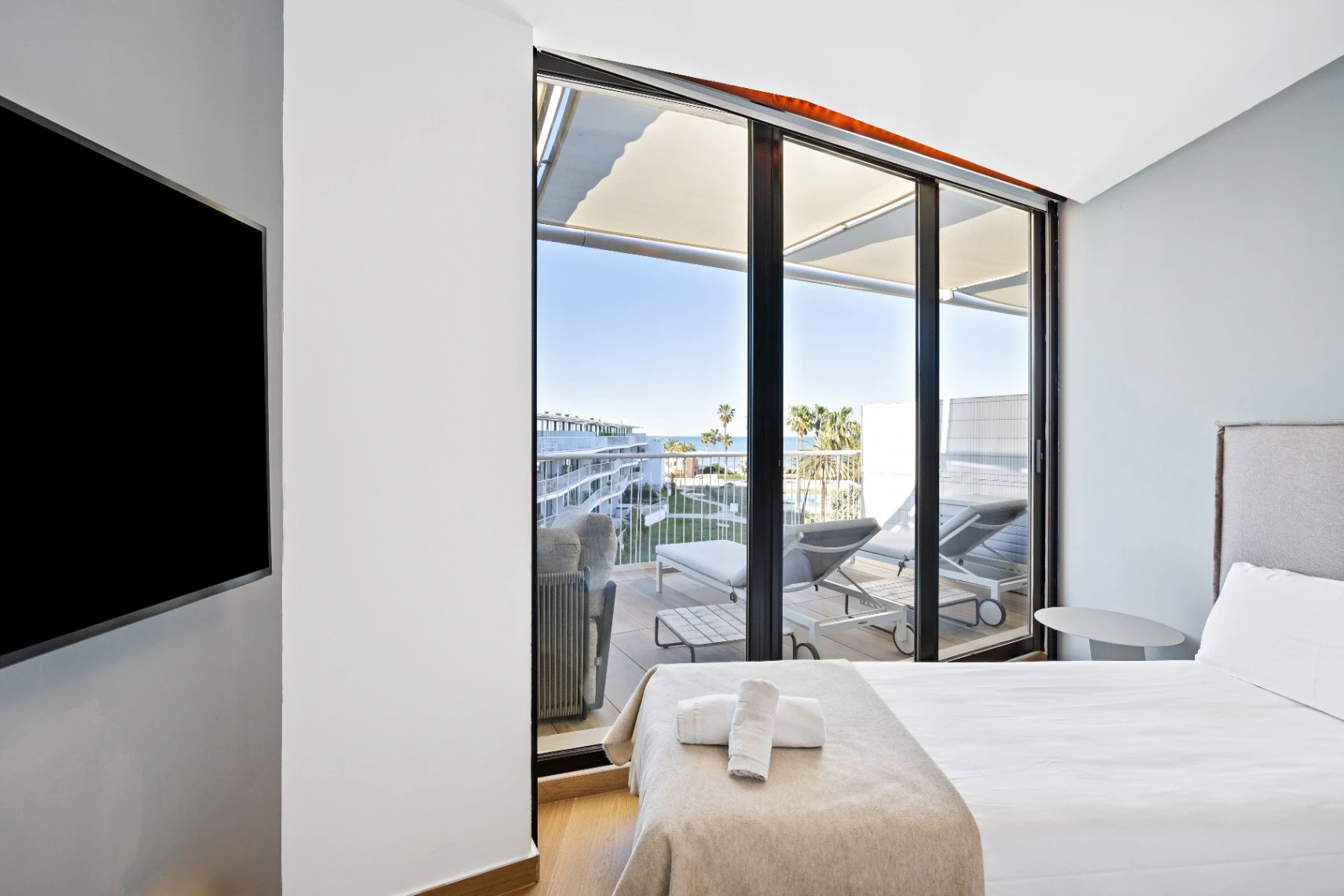 Ático con espectaculares vistas frontales al mar y terraza de 36 m² en Dénia