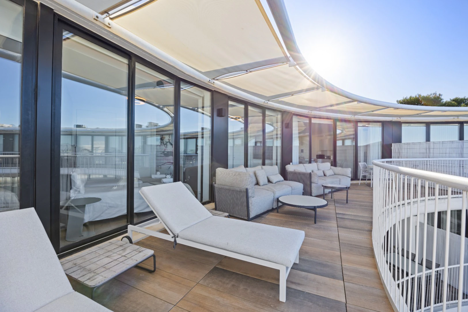 Ático con espectaculares vistas frontales al mar y terraza de 36 m² en Dénia