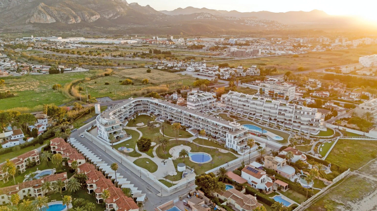 Ático con espectaculares vistas frontales al mar y terraza de 36 m² en Dénia
