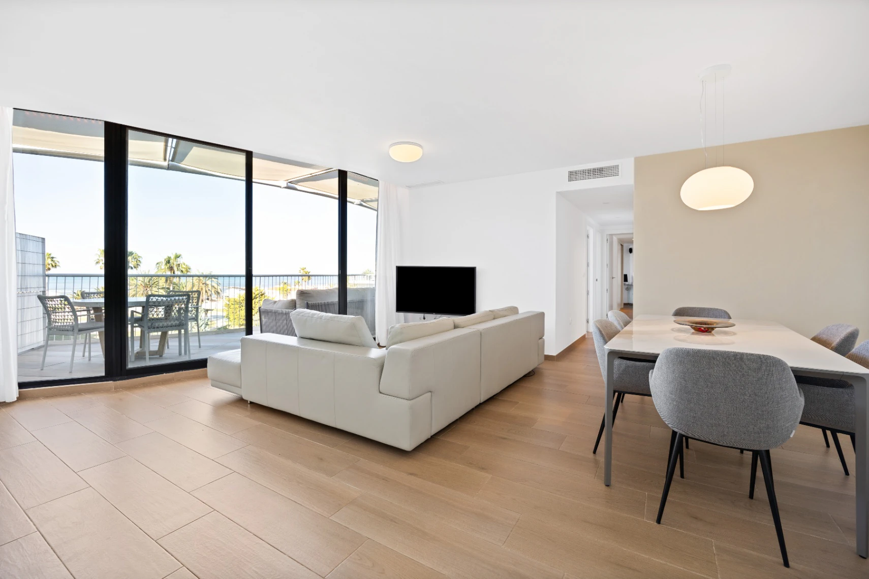 Ático con espectaculares vistas frontales al mar y terraza de 36 m² en Dénia