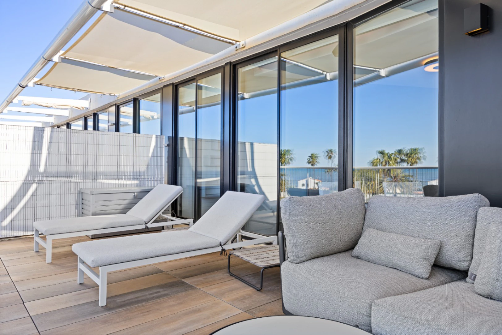Ático con espectaculares vistas frontales al mar y terraza de 36 m² en Dénia