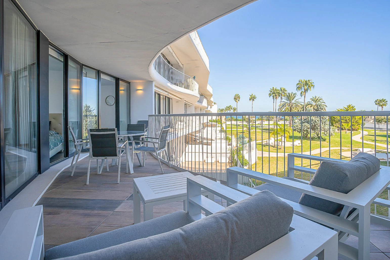 Apartamento de 2 habitaciones con vistas al mar