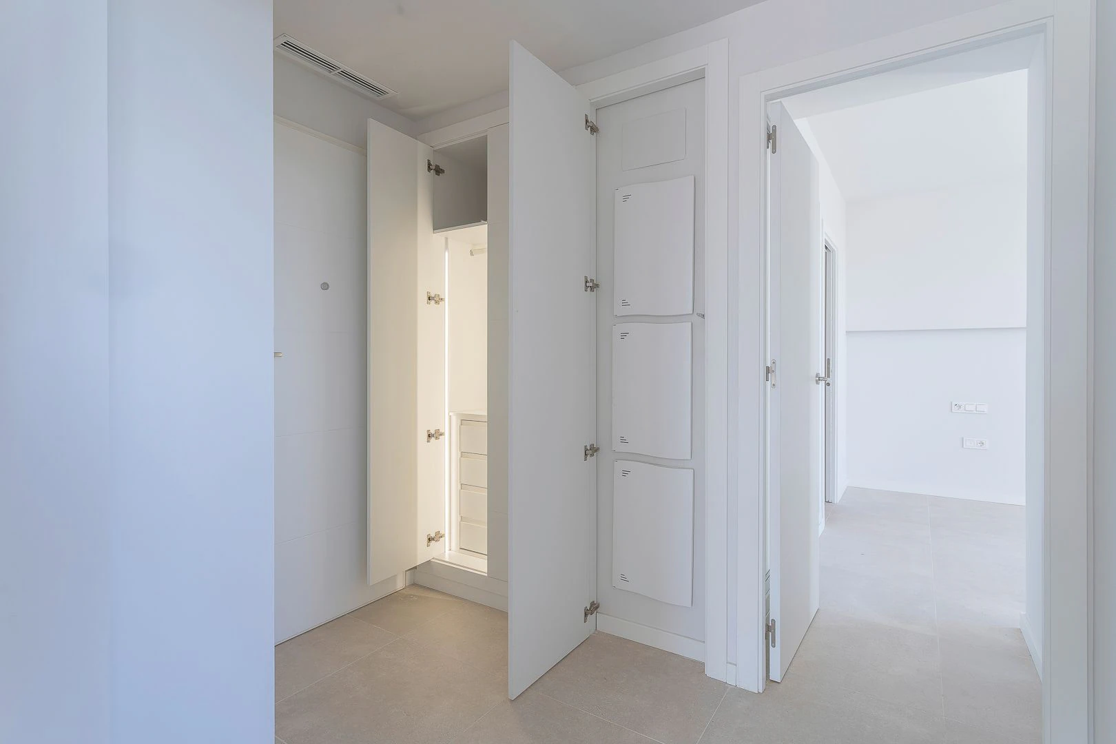 Ático de obra nueva con solárium privado junto a la playa de Denia