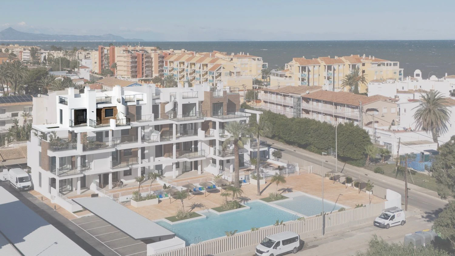 Ático de obra nueva con solárium privado junto a la playa de Denia