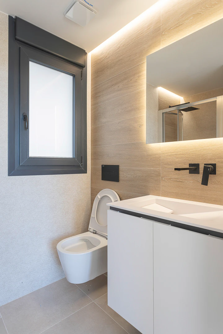 Ático de obra nueva con solárium privado junto a la playa de Denia