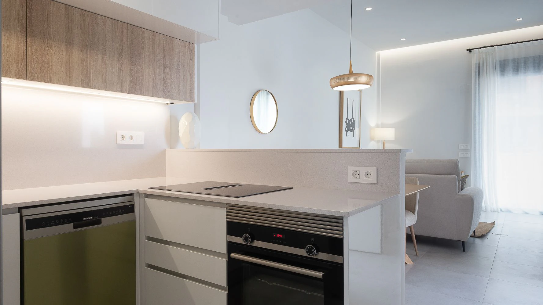 Villa pareada lista para entrar a vivir con piscina privada y solárium – Els Poblets