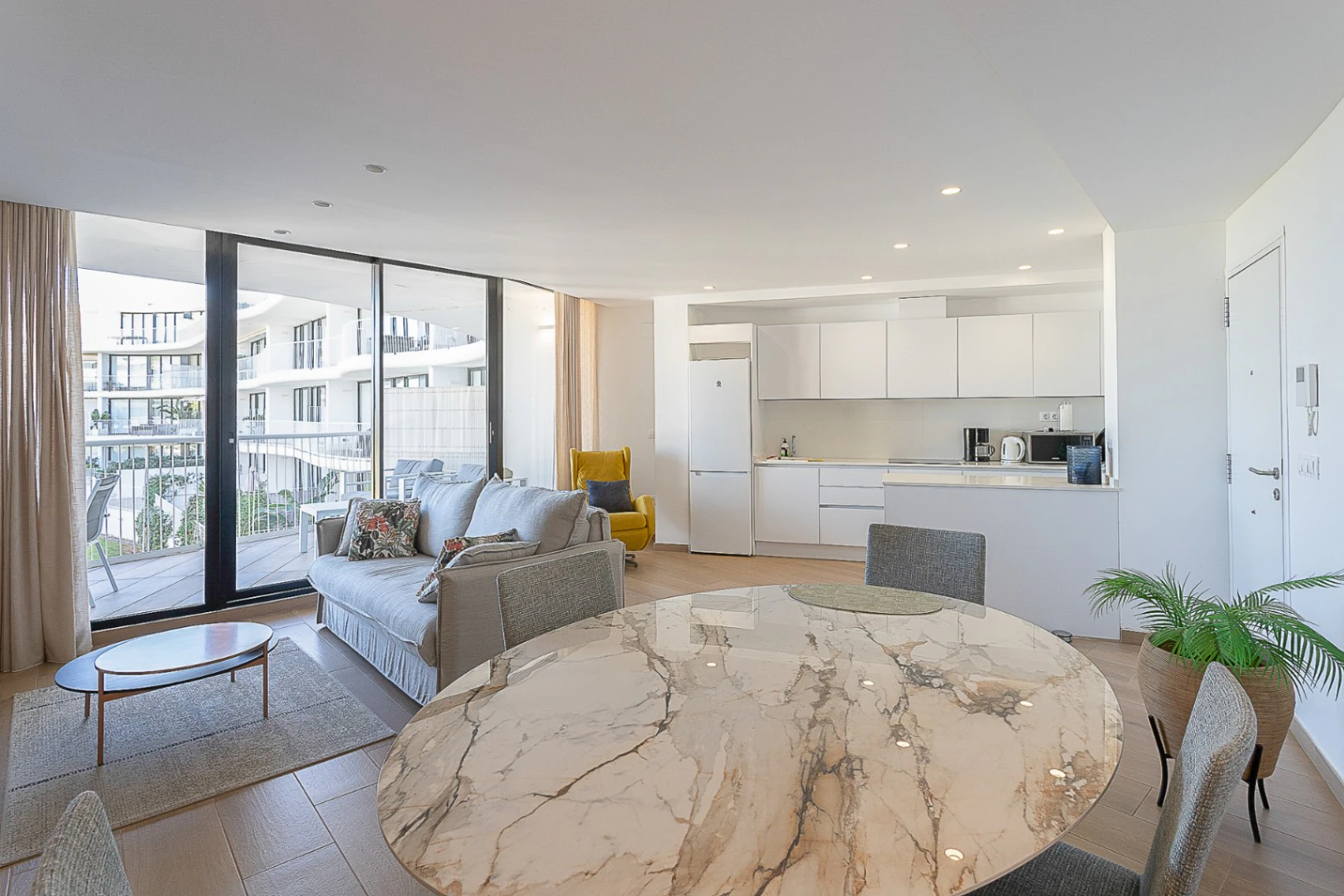 Apartamento de 2 habitaciones con vistas al mar