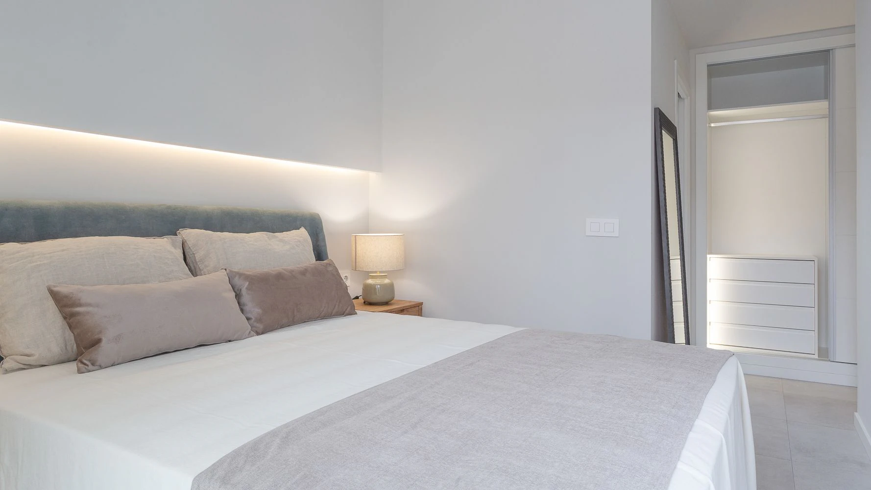Villa pareada lista para entrar a vivir con piscina privada y solárium – Els Poblets