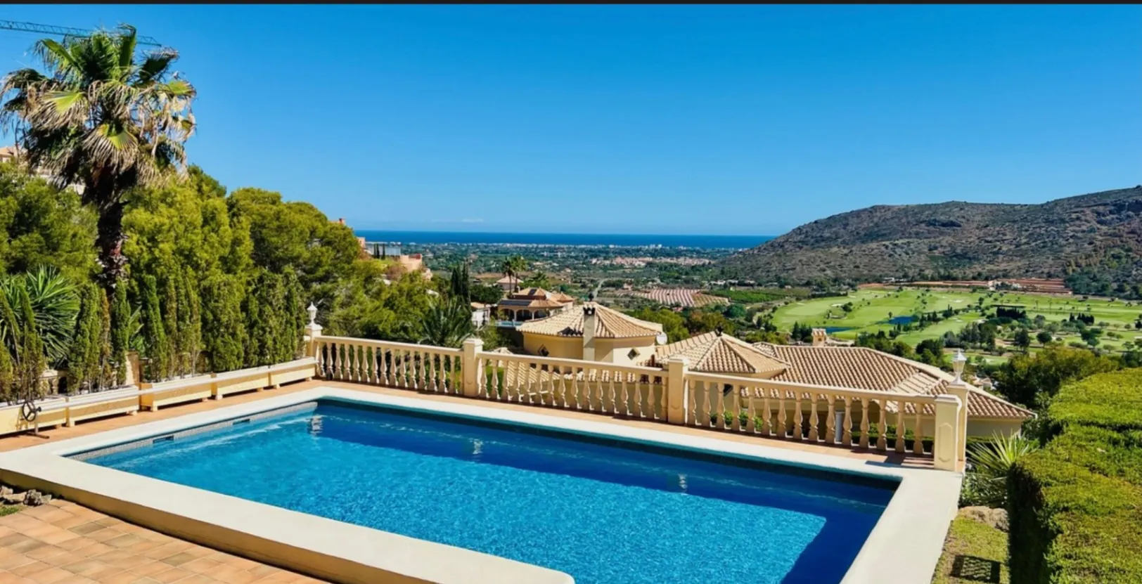 Chalet en venta de 5 habitaciones en Sella Golf Resort, Pedreguer