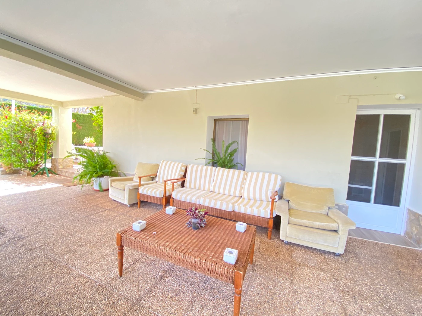 VILLA EN VENTA EN PEDREGUER