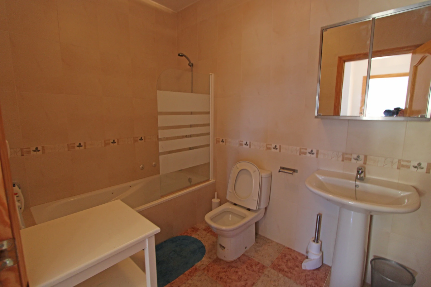 Chalet en venta con vistas al valle y la montaña en Tormos