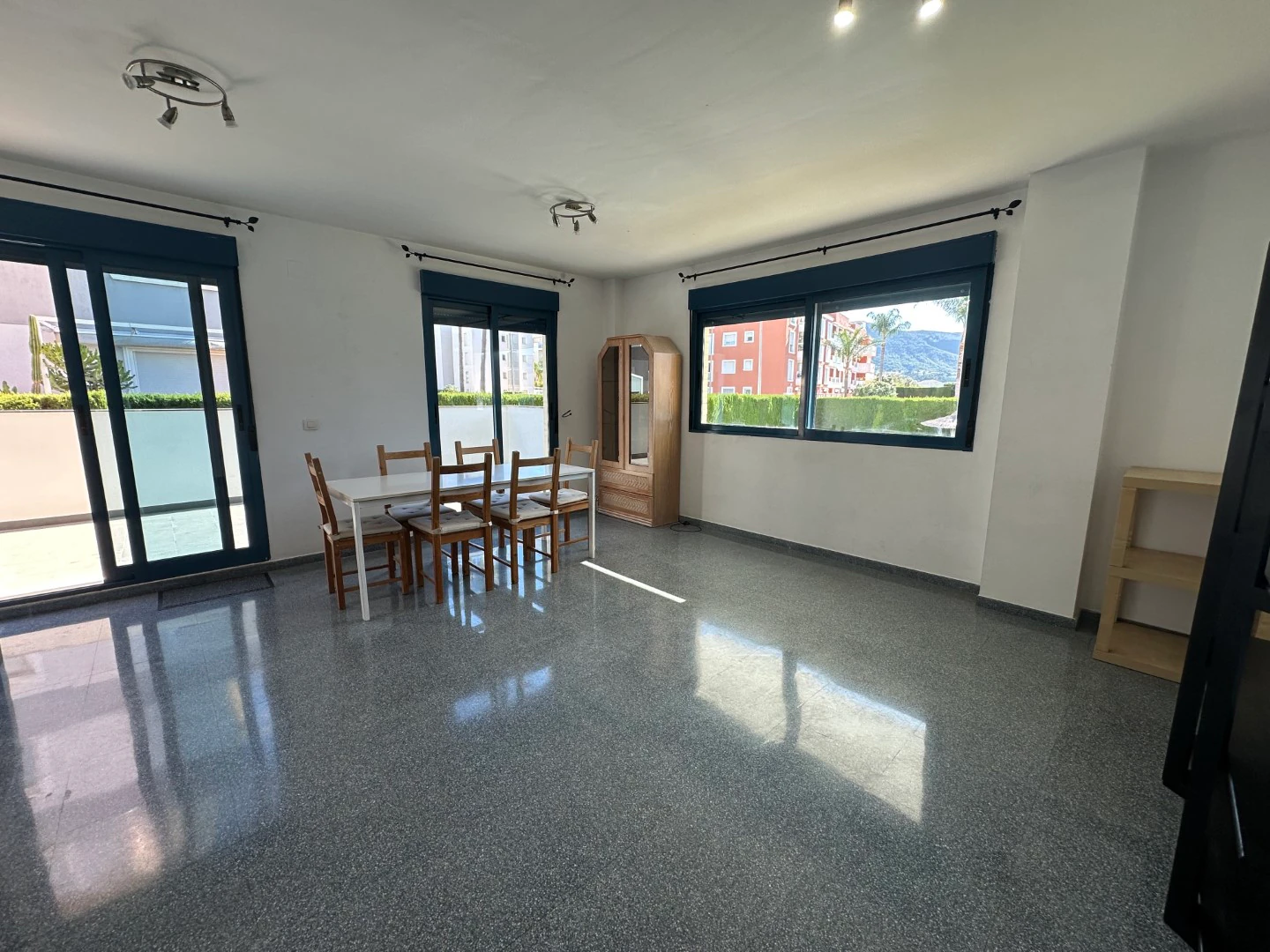 Apartamento en venta de 3 habitaciones en Denia, Alicante.