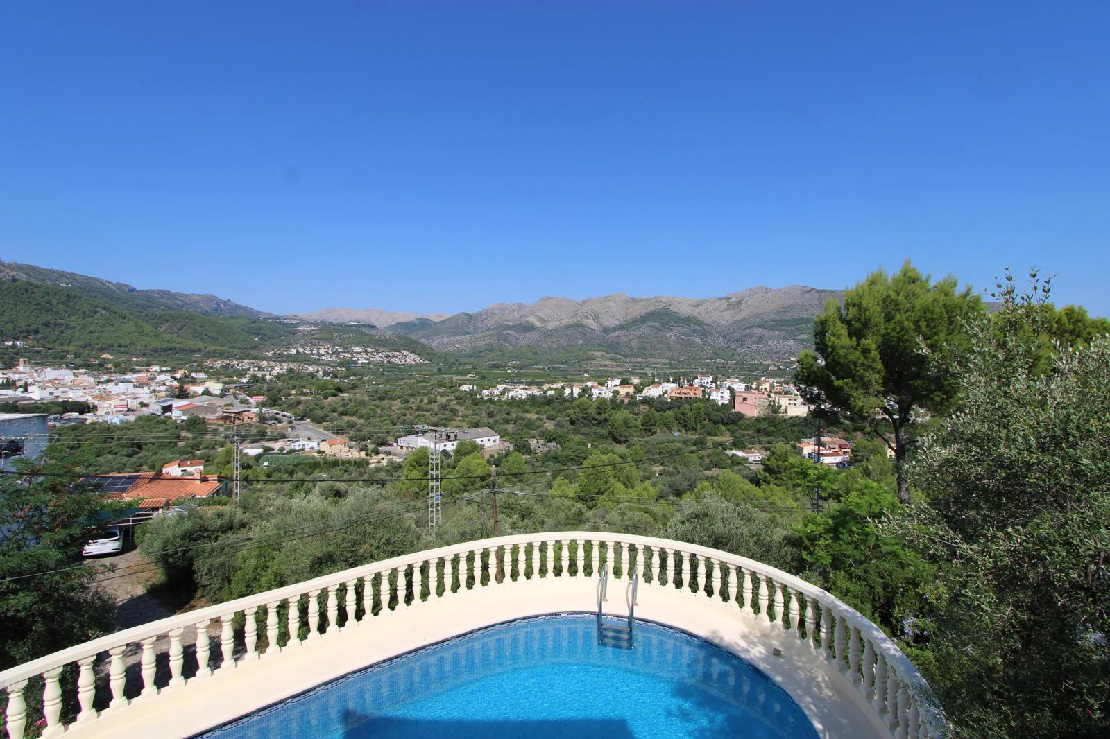 Impresionante villa de 3 dormitorios a la venta con vistas al valle y apartamento de invitados independiente