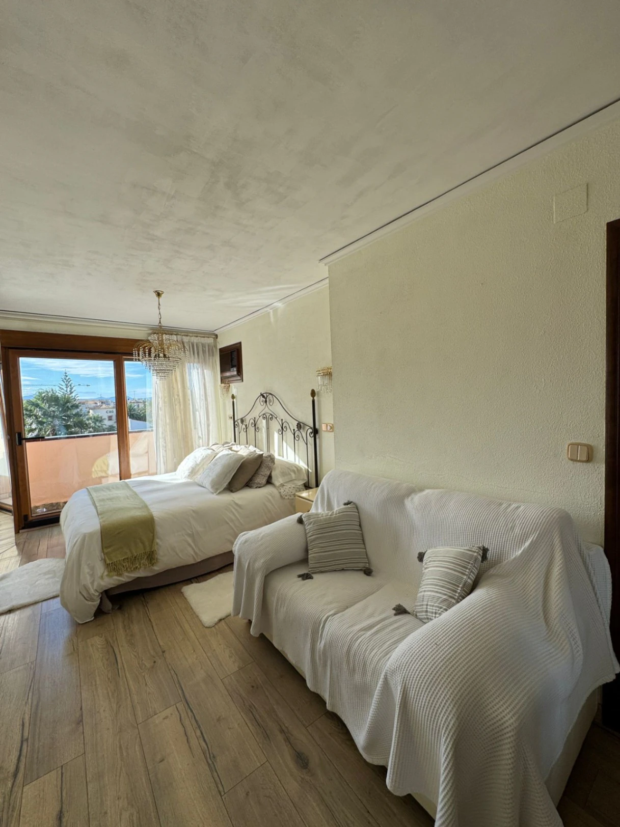 Ático en Denia con 2 dormitorios y piscina comunitaria