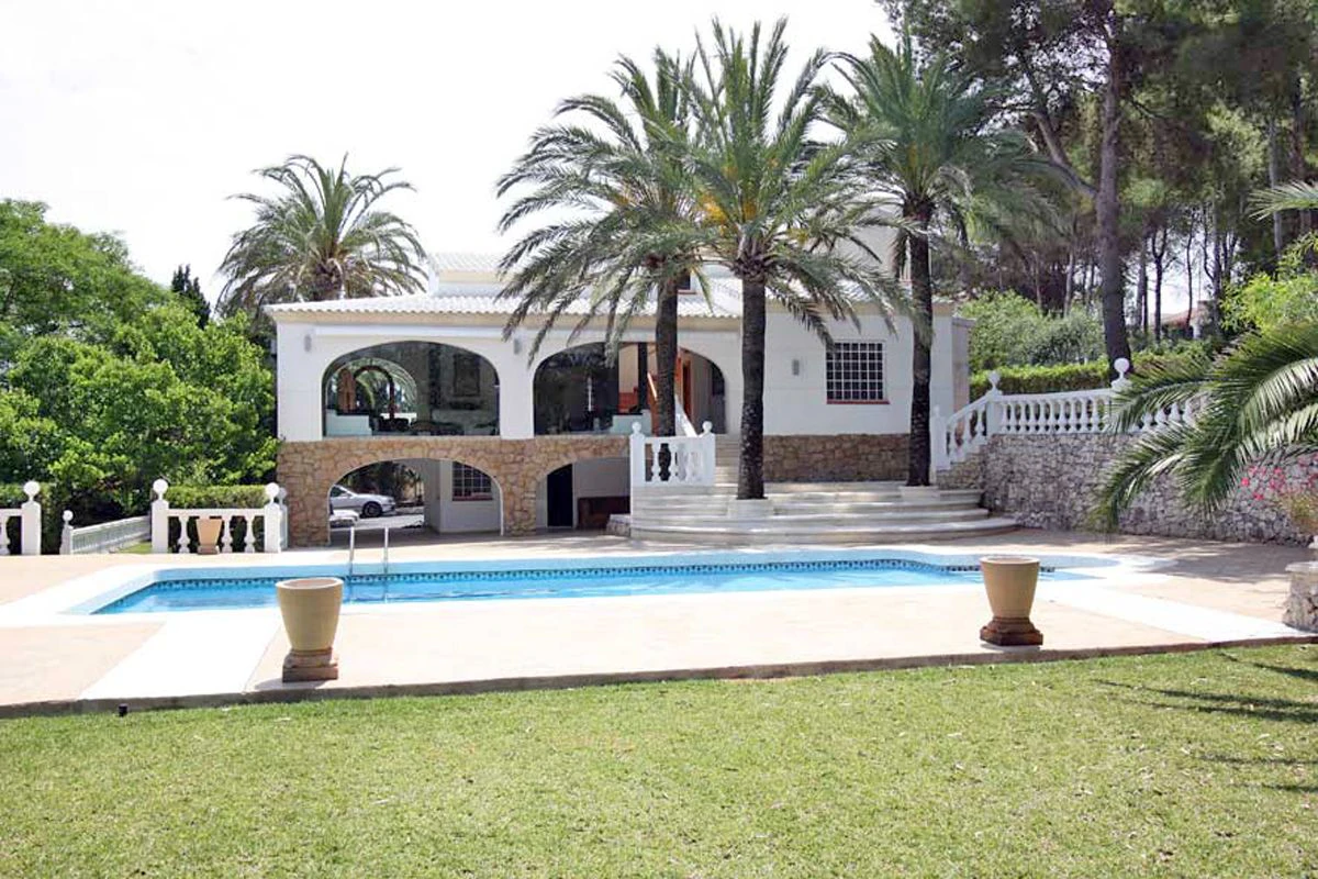 Espectacular chalet a la venta en Jávea cerca de la playa del Arenal