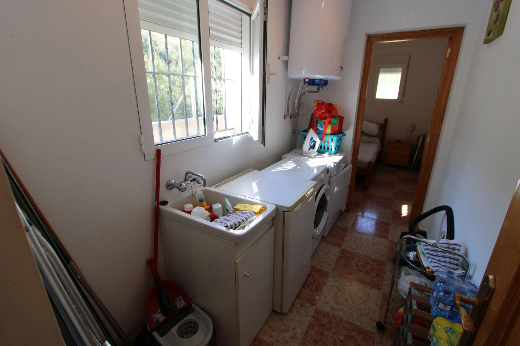 Chalet en venta con vistas al valle y la montaña en Tormos