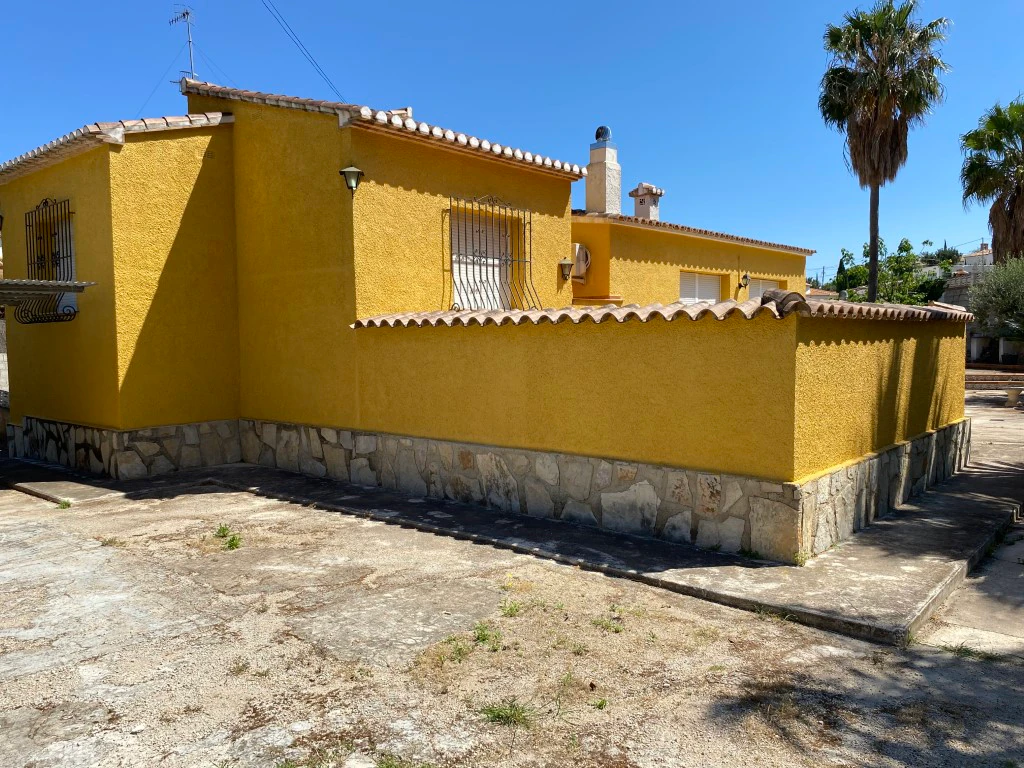 Se vende bonito chalet en el Montgo