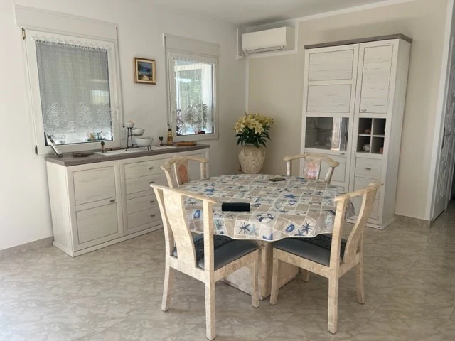 Lujoso Chalet con parcela amplia en venta en Denia