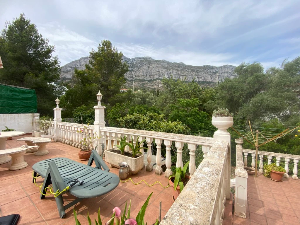 Se vende bonito chalet en el Montgo