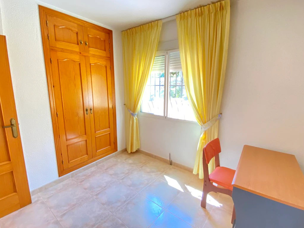 Se vende bonito chalet en el Montgo