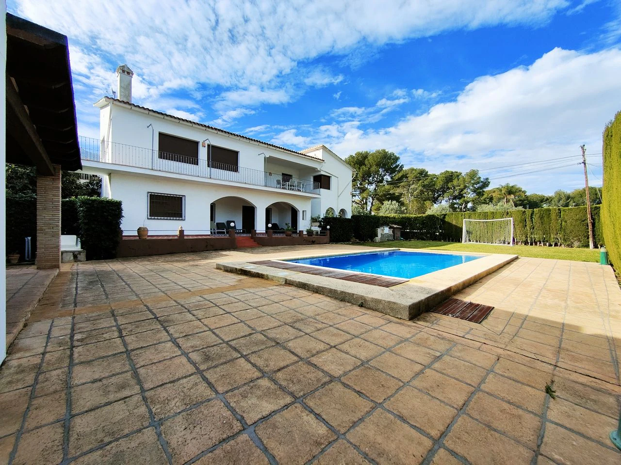 CHALET EN LAS ROTAS
