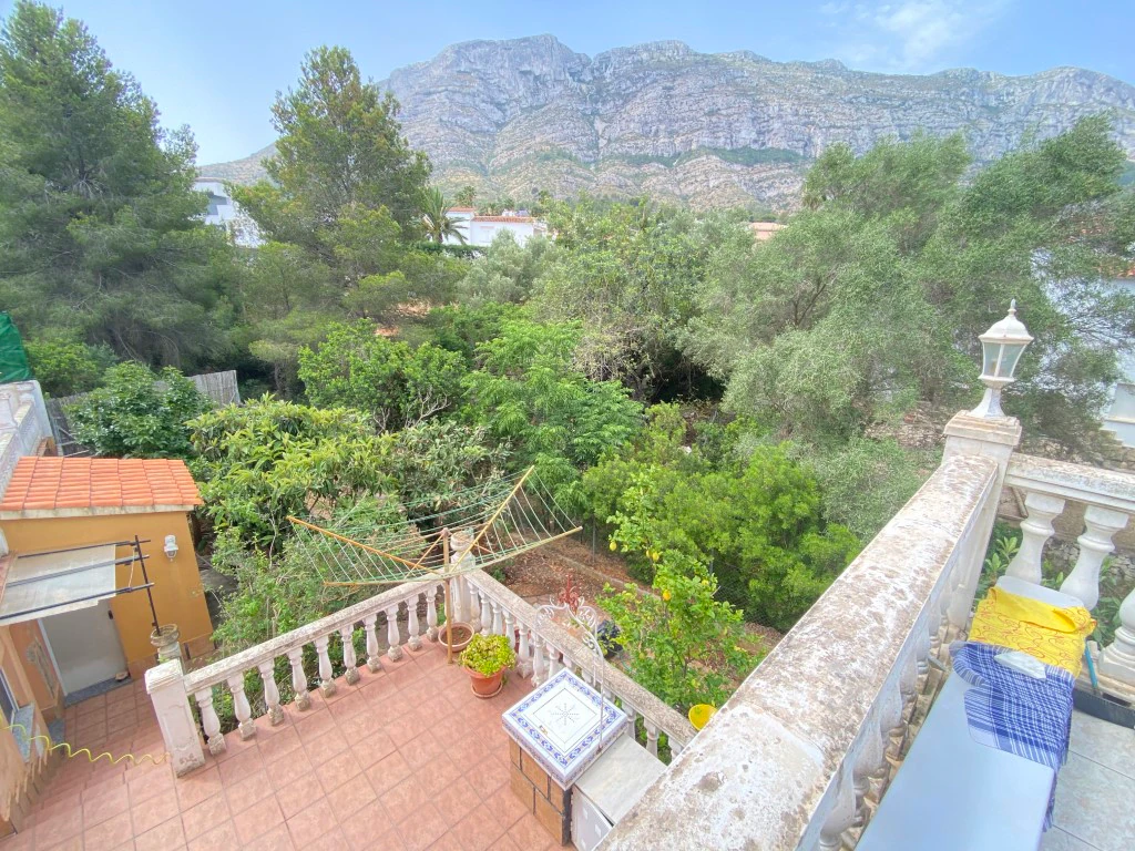 Se vende bonito chalet en el Montgo