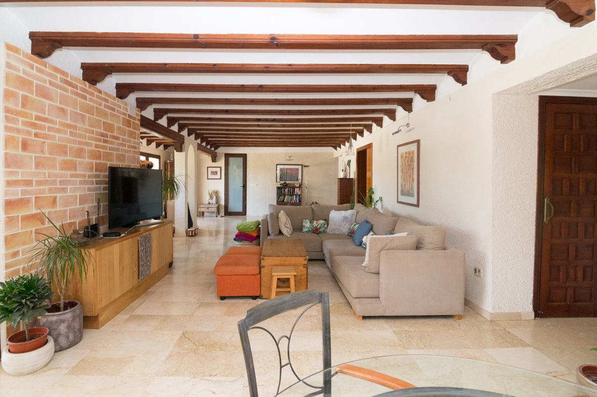 Villa mediterránea con gran parcela.