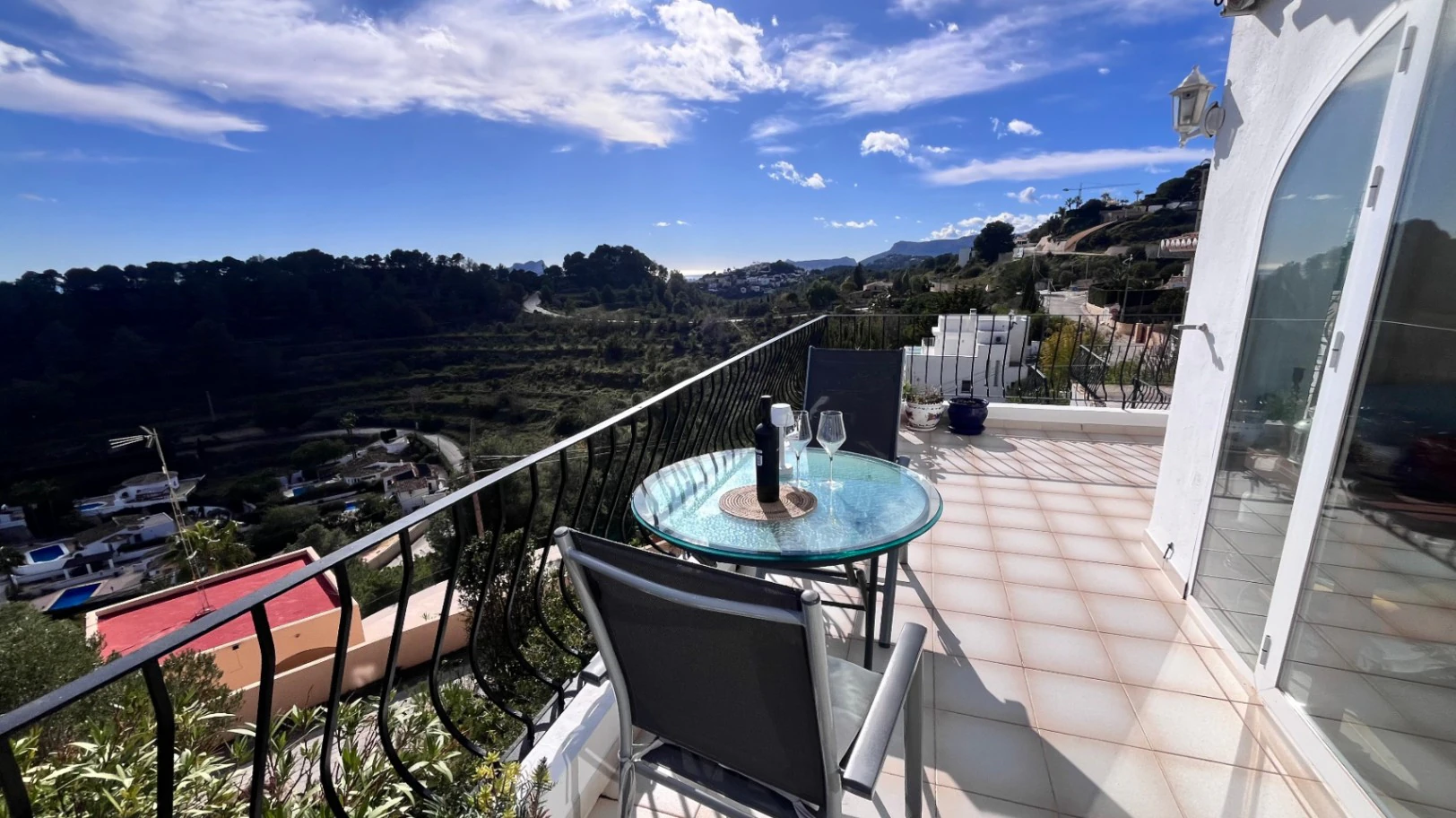 Adosado con vistas panoramicas al mar en Moraira