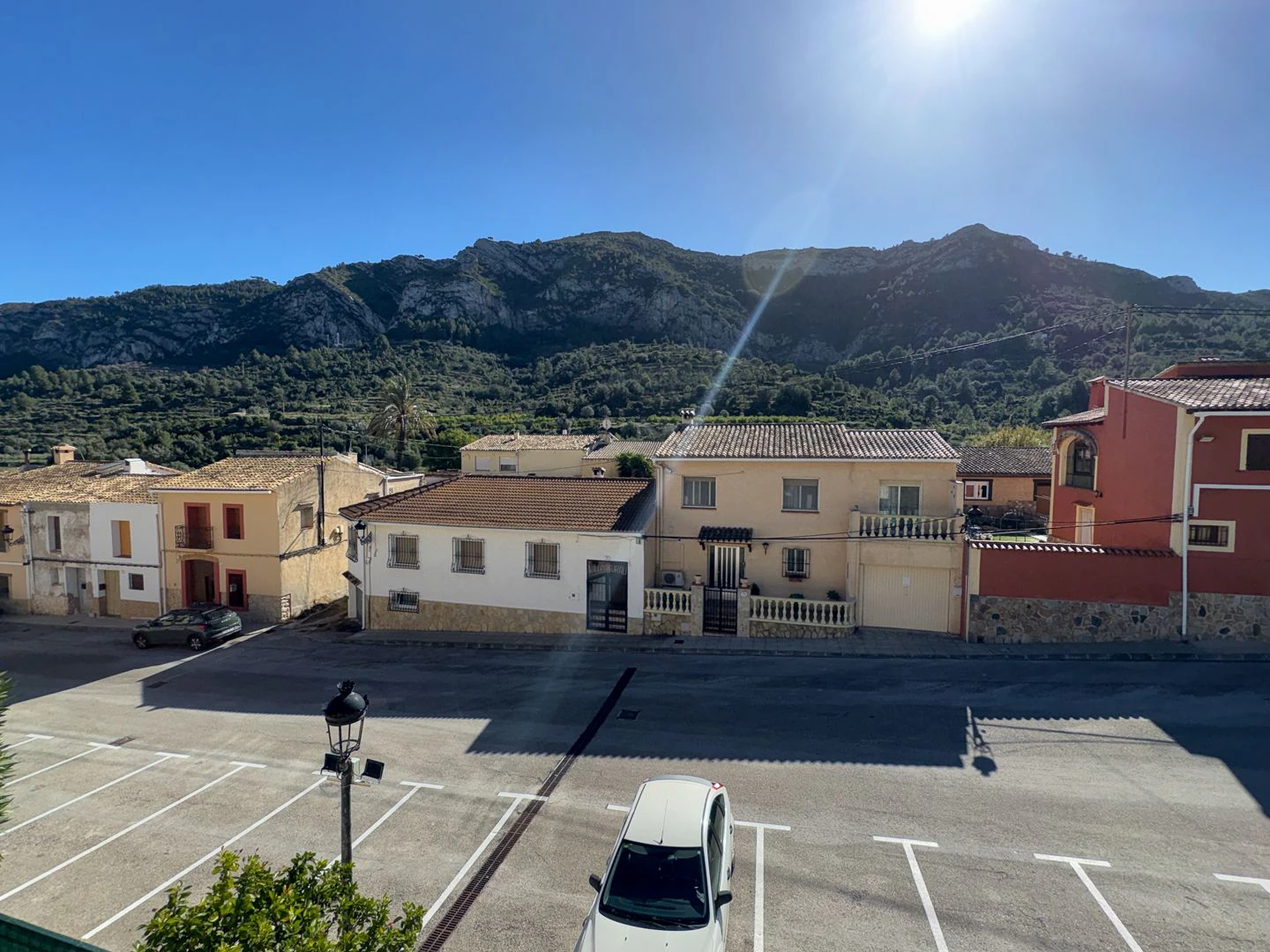 Adosado de muy buen tamaño en La Llosa de Camatxo.